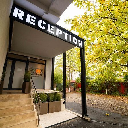 Bucharest Airport Accomodation Aparthotel Otopeni Exterior foto