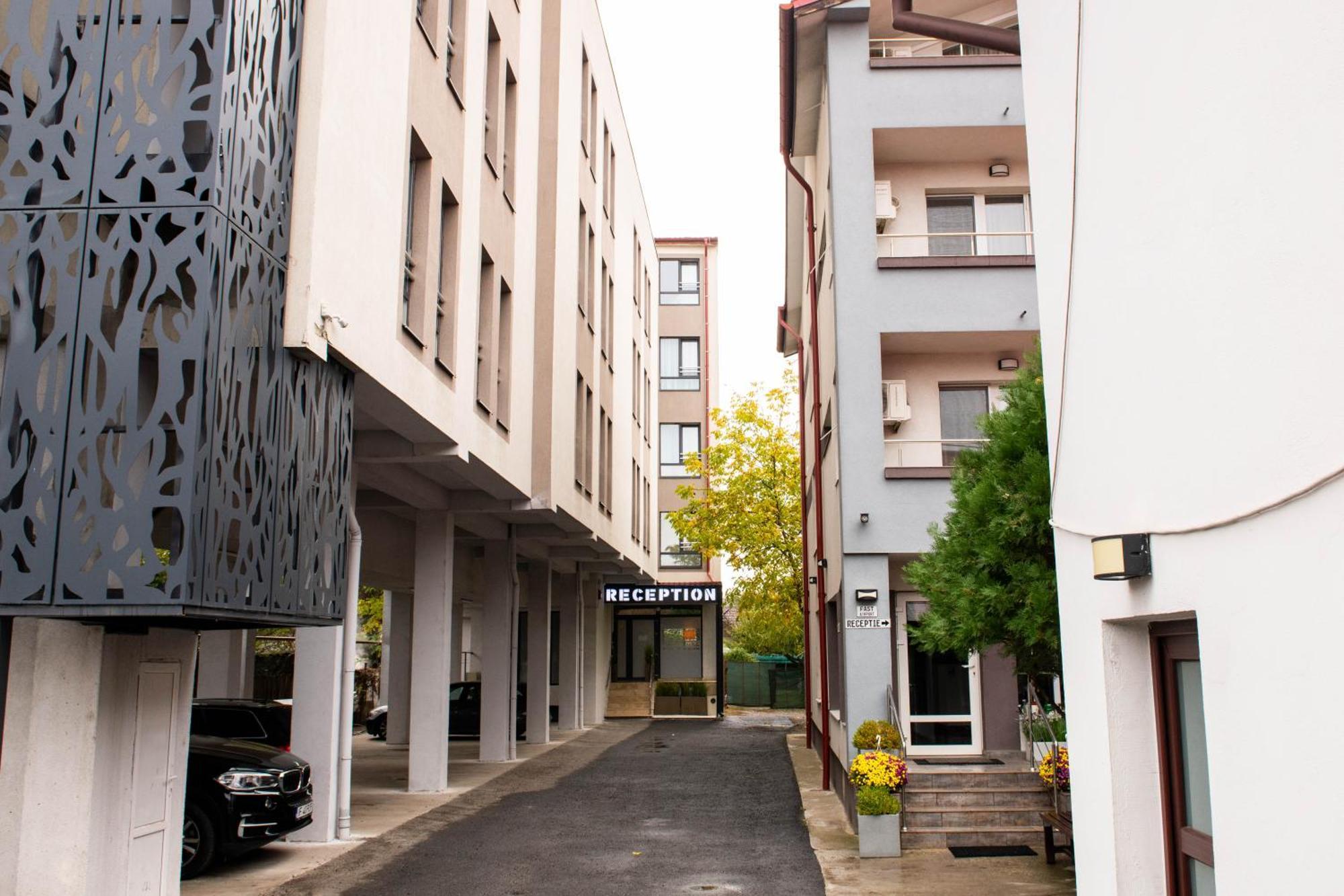 Bucharest Airport Accomodation Aparthotel Otopeni Exterior foto