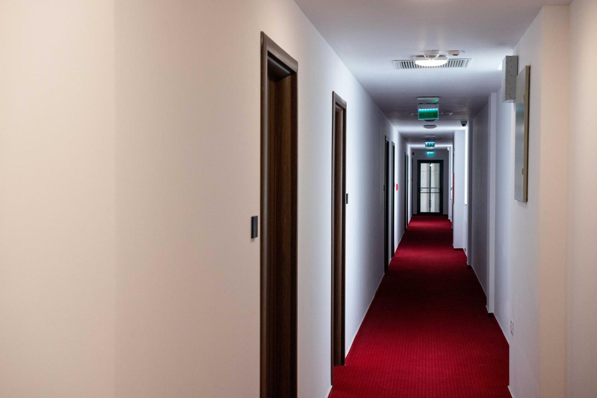 Bucharest Airport Accomodation Aparthotel Otopeni Exterior foto