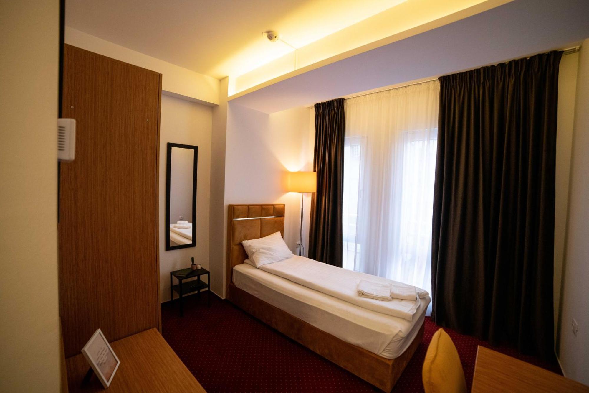 Bucharest Airport Accomodation Aparthotel Otopeni Exterior foto